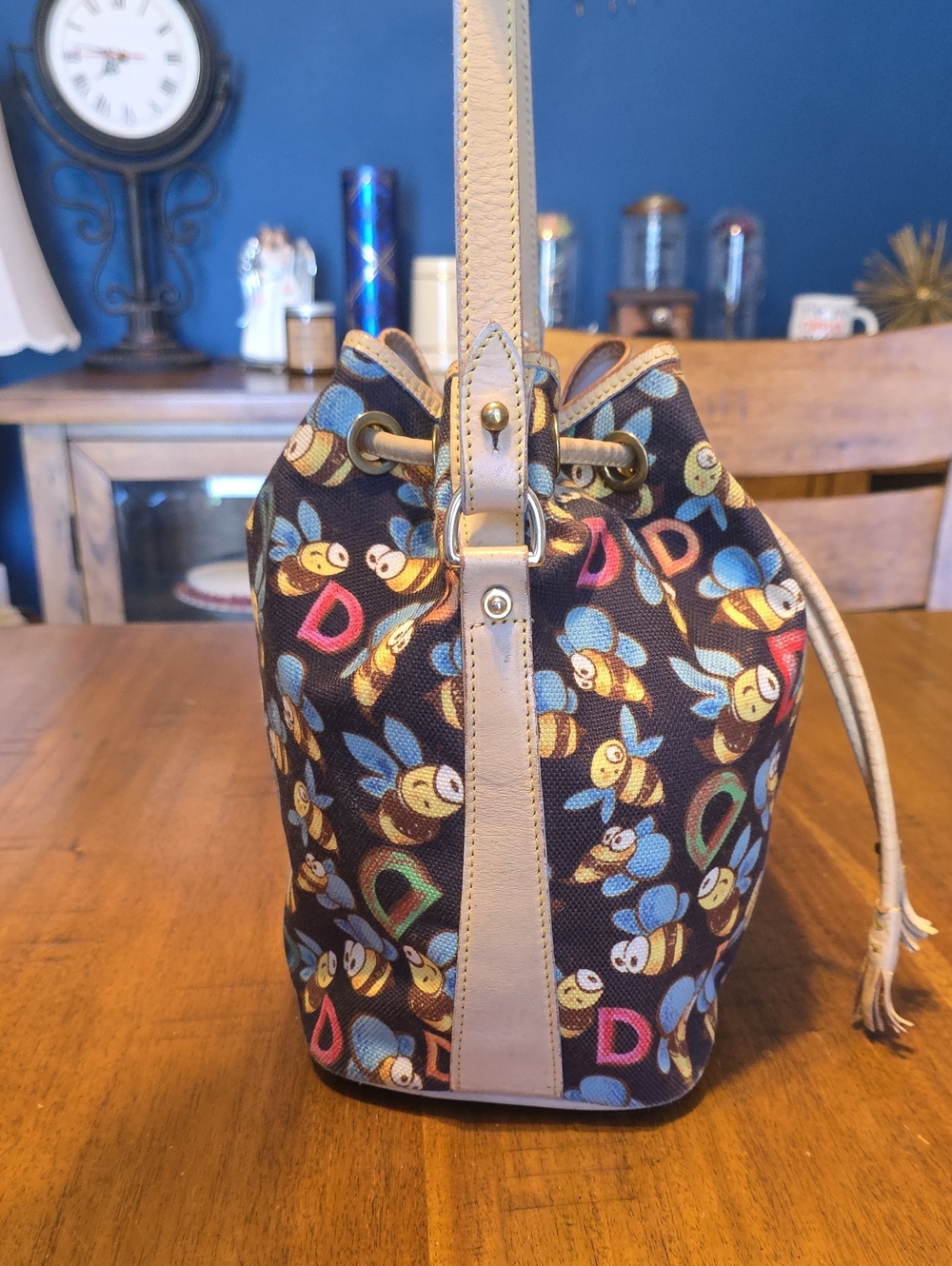 Dooney & Bourke  Bee Print Drawstring Shoulder Bag Rare - Picture 4 of 16